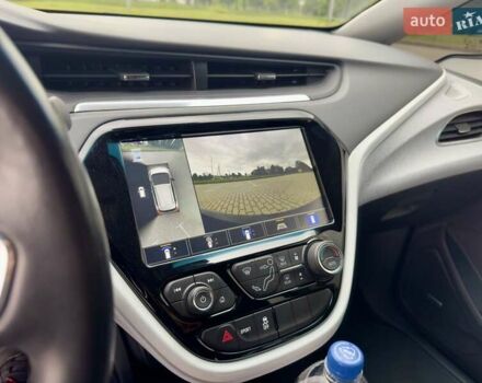 Красный Шевроле Bolt EV, объемом двигателя 0 л и пробегом 36 тыс. км за 16450 $, фото 23 на Automoto.ua