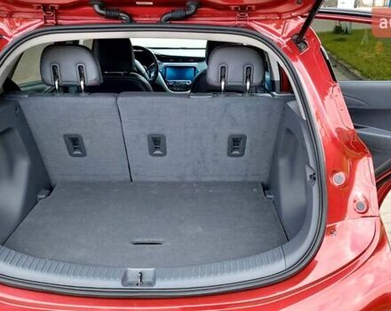 Красный Шевроле Bolt EV, объемом двигателя 0 л и пробегом 36 тыс. км за 16450 $, фото 25 на Automoto.ua