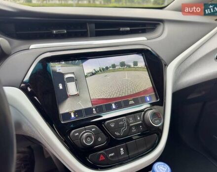 Красный Шевроле Bolt EV, объемом двигателя 0 л и пробегом 36 тыс. км за 16450 $, фото 27 на Automoto.ua