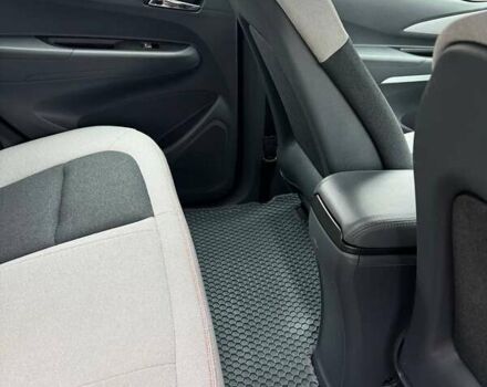 Красный Шевроле Bolt EV, объемом двигателя 0 л и пробегом 70 тыс. км за 16800 $, фото 14 на Automoto.ua
