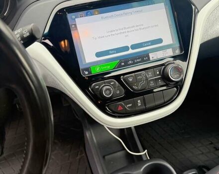 Красный Шевроле Bolt EV, объемом двигателя 0 л и пробегом 57 тыс. км за 17600 $, фото 10 на Automoto.ua