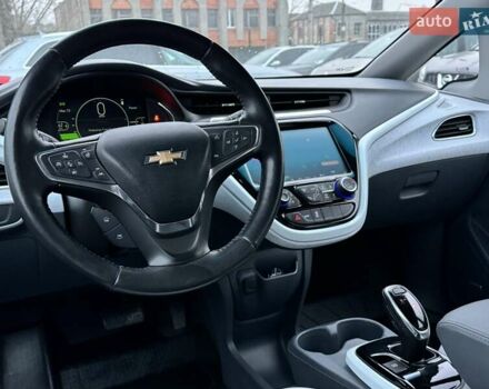Красный Шевроле Bolt EV, объемом двигателя 0 л и пробегом 10 тыс. км за 17199 $, фото 25 на Automoto.ua