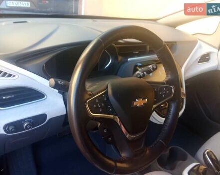 Красный Шевроле Bolt EV, объемом двигателя 0 л и пробегом 40 тыс. км за 14500 $, фото 2 на Automoto.ua