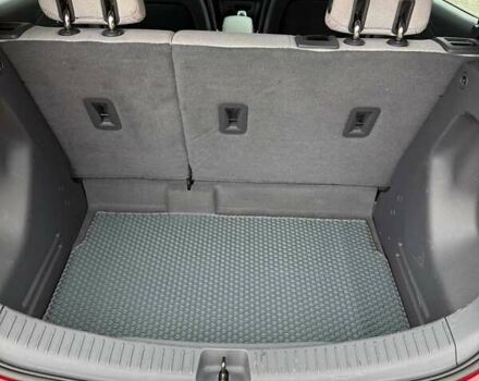 Красный Шевроле Bolt EV, объемом двигателя 0 л и пробегом 70 тыс. км за 16800 $, фото 10 на Automoto.ua