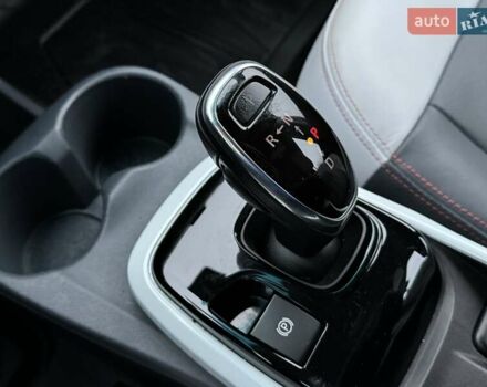 Красный Шевроле Bolt EV, объемом двигателя 0 л и пробегом 10 тыс. км за 17199 $, фото 32 на Automoto.ua