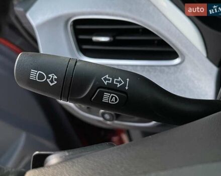 Красный Шевроле Bolt EV, объемом двигателя 0 л и пробегом 59 тыс. км за 18900 $, фото 77 на Automoto.ua