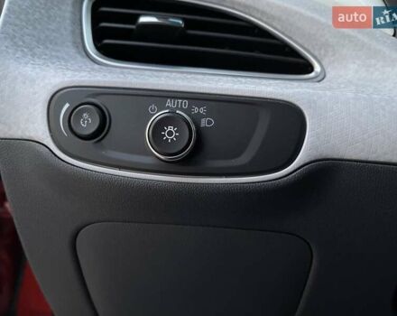 Красный Шевроле Bolt EV, объемом двигателя 0 л и пробегом 59 тыс. км за 18900 $, фото 76 на Automoto.ua