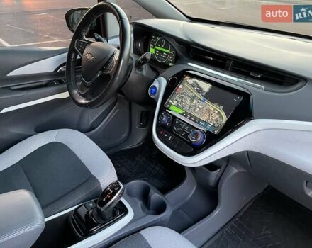 Красный Шевроле Bolt EV, объемом двигателя 0 л и пробегом 59 тыс. км за 18900 $, фото 52 на Automoto.ua