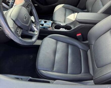 Красный Шевроле Bolt EV, объемом двигателя 0 л и пробегом 32 тыс. км за 12299 $, фото 23 на Automoto.ua
