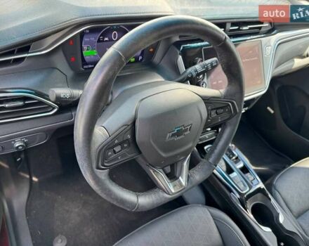 Красный Шевроле Bolt EV, объемом двигателя 0 л и пробегом 32 тыс. км за 12299 $, фото 22 на Automoto.ua