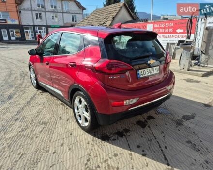 Красный Шевроле Bolt EV, объемом двигателя 0 л и пробегом 95 тыс. км за 14250 $, фото 1 на Automoto.ua
