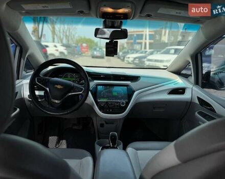 Серый Шевроле Bolt EV, объемом двигателя 0 л и пробегом 110 тыс. км за 15000 $, фото 22 на Automoto.ua