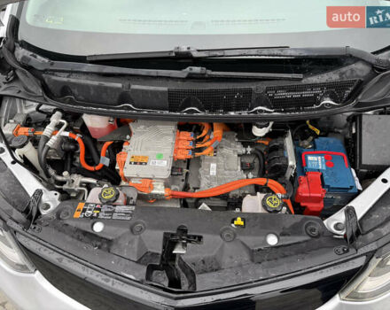 Серый Шевроле Bolt EV, объемом двигателя 0 л и пробегом 207 тыс. км за 12900 $, фото 8 на Automoto.ua