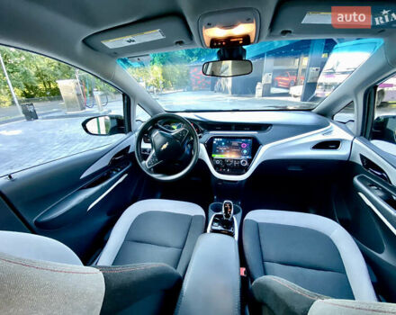 Серый Шевроле Bolt EV, объемом двигателя 0 л и пробегом 130 тыс. км за 12999 $, фото 7 на Automoto.ua