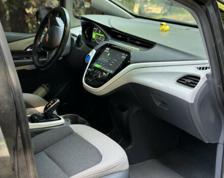 Серый Шевроле Bolt EV, объемом двигателя 0 л и пробегом 110 тыс. км за 14200 $, фото 4 на Automoto.ua
