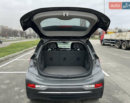 Сірий Шевроле Bolt EV, об'ємом двигуна 0 л та пробігом 164 тис. км за 12500 $, фото 10 на Automoto.ua