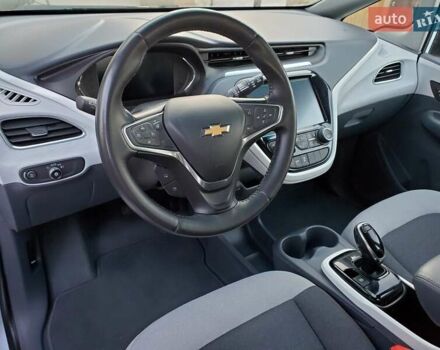 Серый Шевроле Bolt EV, объемом двигателя 0 л и пробегом 75 тыс. км за 14900 $, фото 5 на Automoto.ua