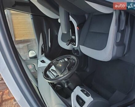 Серый Шевроле Bolt EV, объемом двигателя 0 л и пробегом 75 тыс. км за 14900 $, фото 8 на Automoto.ua