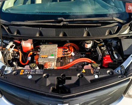 Серый Шевроле Bolt EV, объемом двигателя 0 л и пробегом 96 тыс. км за 13800 $, фото 2 на Automoto.ua