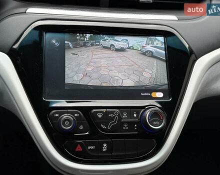 Серый Шевроле Bolt EV, объемом двигателя 0 л и пробегом 82 тыс. км за 13500 $, фото 59 на Automoto.ua