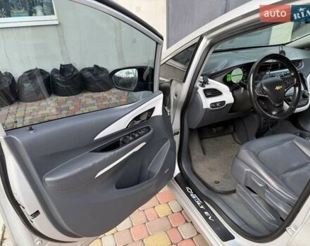 Серый Шевроле Bolt EV, объемом двигателя 0 л и пробегом 156 тыс. км за 11500 $, фото 19 на Automoto.ua