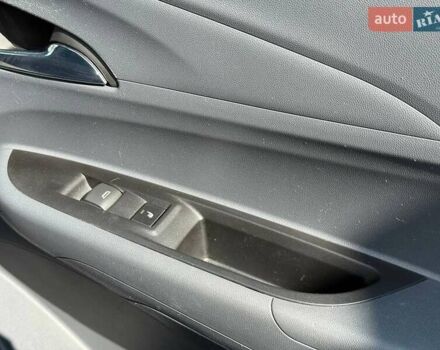 Сірий Шевроле Bolt EV, об'ємом двигуна 0 л та пробігом 137 тис. км за 13499 $, фото 53 на Automoto.ua