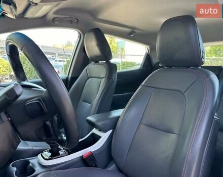 Сірий Шевроле Bolt EV, об'ємом двигуна 0 л та пробігом 56 тис. км за 3800 $, фото 8 на Automoto.ua