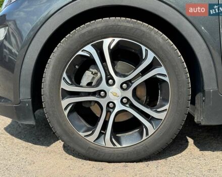 Серый Шевроле Bolt EV, объемом двигателя 0 л и пробегом 139 тыс. км за 14290 $, фото 8 на Automoto.ua