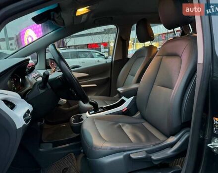 Серый Шевроле Bolt EV, объемом двигателя 0 л и пробегом 144 тыс. км за 14990 $, фото 7 на Automoto.ua