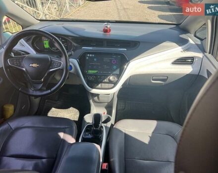 Серый Шевроле Bolt EV, объемом двигателя 0 л и пробегом 104 тыс. км за 14999 $, фото 10 на Automoto.ua