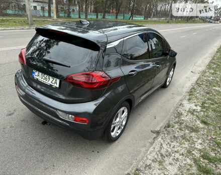 Сірий Шевроле Bolt EV, об'ємом двигуна 0 л та пробігом 96 тис. км за 18200 $, фото 4 на Automoto.ua