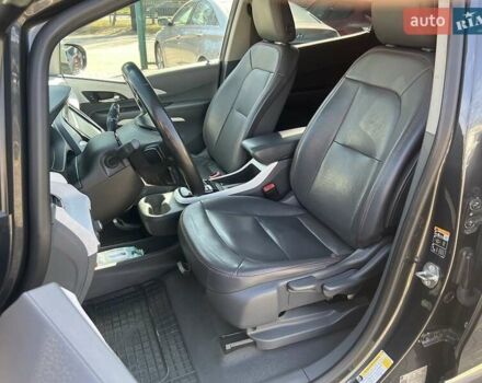 Серый Шевроле Bolt EV, объемом двигателя 0 л и пробегом 104 тыс. км за 14999 $, фото 5 на Automoto.ua