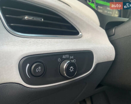 Серый Шевроле Bolt EV, объемом двигателя 0 л и пробегом 133 тыс. км за 14900 $, фото 21 на Automoto.ua