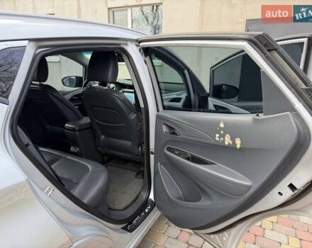Серый Шевроле Bolt EV, объемом двигателя 0 л и пробегом 156 тыс. км за 11500 $, фото 14 на Automoto.ua