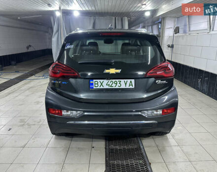 Шевроле Bolt EV 2017 в Хмельницком на Automoto.ua Серый Шевроле Bolt EV, объемом двигателя 0 л и пробегом 110 тыс. км за 14100 $, фото 3 на Automoto.ua