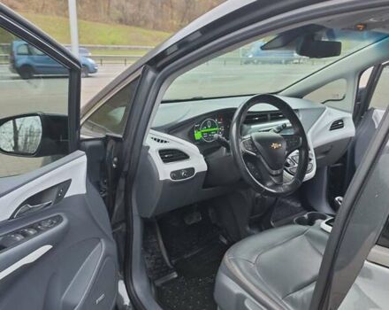 Серый Шевроле Bolt EV, объемом двигателя 0 л и пробегом 102 тыс. км за 14500 $, фото 4 на Automoto.ua