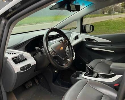 Серый Шевроле Bolt EV, объемом двигателя 0 л и пробегом 76 тыс. км за 13000 $, фото 10 на Automoto.ua