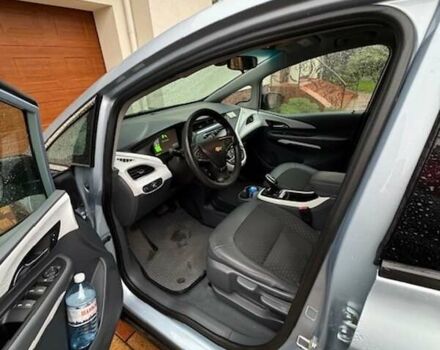 Серый Шевроле Bolt EV, объемом двигателя 0 л и пробегом 103 тыс. км за 14000 $, фото 5 на Automoto.ua