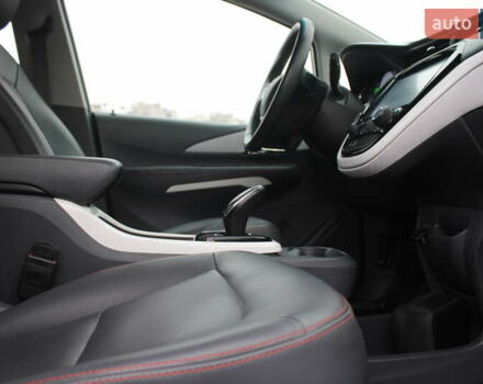 Серый Шевроле Bolt EV, объемом двигателя 0 л и пробегом 135 тыс. км за 15300 $, фото 22 на Automoto.ua