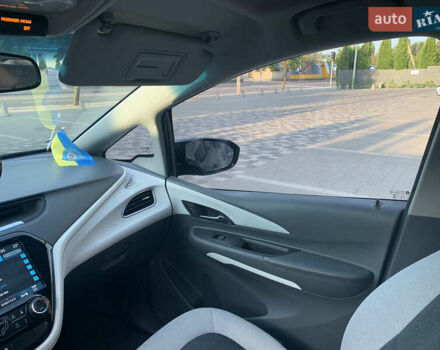 Серый Шевроле Bolt EV, объемом двигателя 0 л и пробегом 133 тыс. км за 14900 $, фото 19 на Automoto.ua