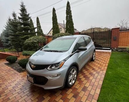 Серый Шевроле Bolt EV, объемом двигателя 0 л и пробегом 103 тыс. км за 14000 $, фото 3 на Automoto.ua