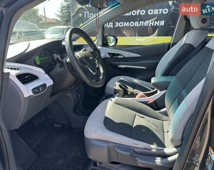 Серый Шевроле Bolt EV, объемом двигателя 0 л и пробегом 163 тыс. км за 13800 $, фото 8 на Automoto.ua