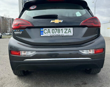 Серый Шевроле Bolt EV, объемом двигателя 0 л и пробегом 49 тыс. км за 15900 $, фото 4 на Automoto.ua