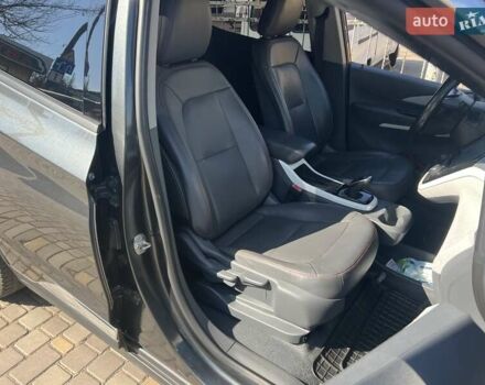 Серый Шевроле Bolt EV, объемом двигателя 0 л и пробегом 104 тыс. км за 14999 $, фото 9 на Automoto.ua