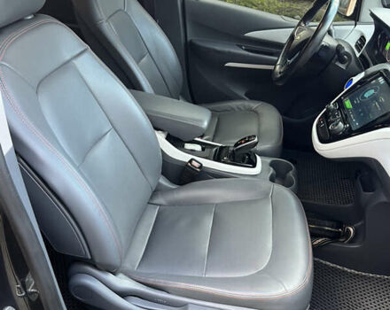 Серый Шевроле Bolt EV, объемом двигателя 0 л и пробегом 106 тыс. км за 13500 $, фото 21 на Automoto.ua