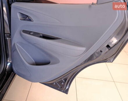 Серый Шевроле Bolt EV, объемом двигателя 0 л и пробегом 101 тыс. км за 14900 $, фото 38 на Automoto.ua