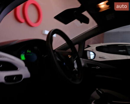 Серый Шевроле Bolt EV, объемом двигателя 0 л и пробегом 101 тыс. км за 14900 $, фото 18 на Automoto.ua