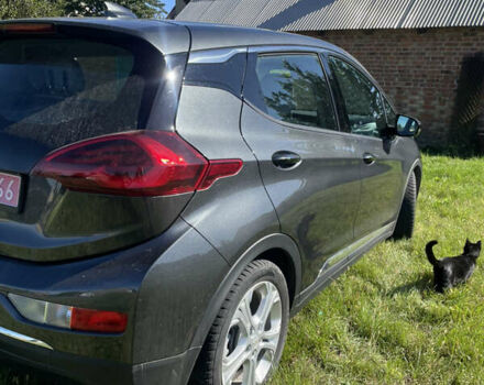 Серый Шевроле Bolt EV, объемом двигателя 0 л и пробегом 99 тыс. км за 16300 $, фото 6 на Automoto.ua