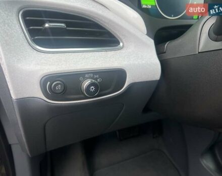 Серый Шевроле Bolt EV, объемом двигателя 0 л и пробегом 107 тыс. км за 14000 $, фото 14 на Automoto.ua