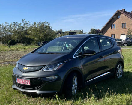 Серый Шевроле Bolt EV, объемом двигателя 0 л и пробегом 99 тыс. км за 16300 $, фото 2 на Automoto.ua